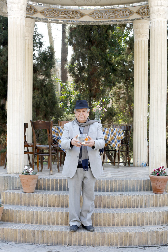 خاطرهبازی با «رضا فیاضی» از سفرههای رنگین نوروزی | مادرم همیشه می گفت تو بوی عید میدهی