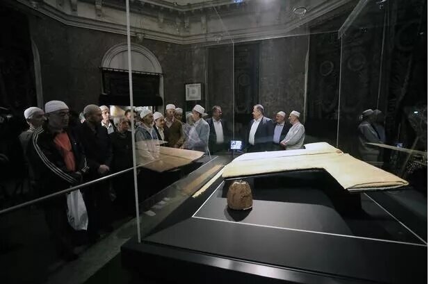 رونمایی از لباس حضرت محمد در ترکیه رونمایی از لباس حضرت محمد در ترکیه