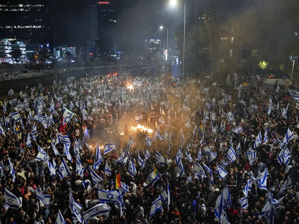 تهدید به اعتصاب عمومی و عقب‌نشینی نتانیاهو | چطور طرح اصلاح قضایی نتانیاهو به ناآرامی گسترده انجامید