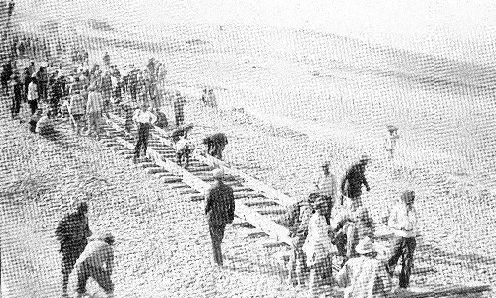 خاطرات تلخ و شیرین خطآهن در منطقه۱۷ | ماجرای شنیدنی سوزنبان فداکار