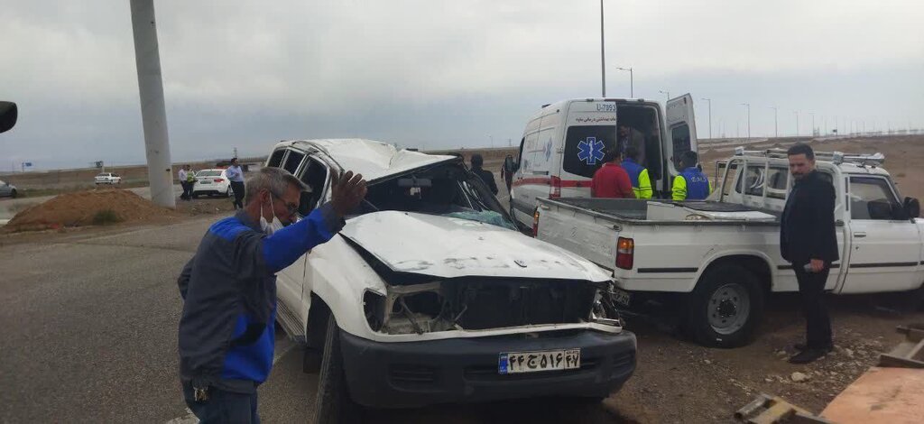 تصاویر | تصادف و واژگونی خودروی یک مقام ارشد دولتی ؛ هوشیاری او در چه وضعیتی است؟