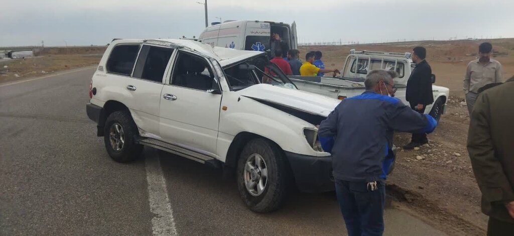 تصاویر | تصادف و واژگونی خودروی یک مقام ارشد دولتی ؛ هوشیاری او در چه وضعیتی است؟