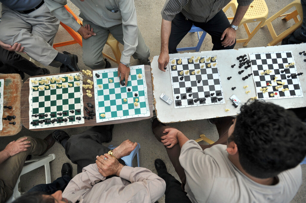 در این بوستان پایتخت کیش و مات شوید!