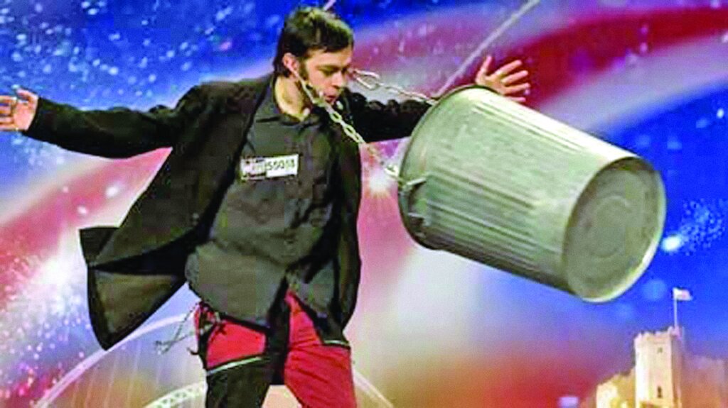 تصاویر | این افراد شگفت انگیز رکورد داران دنیا هستند | مرد ۶۷ سالهای که ۳۵ سالش را نخوابید | تا حالا هیچ نابینایی را دیدهاید که بتواند ببیند؟