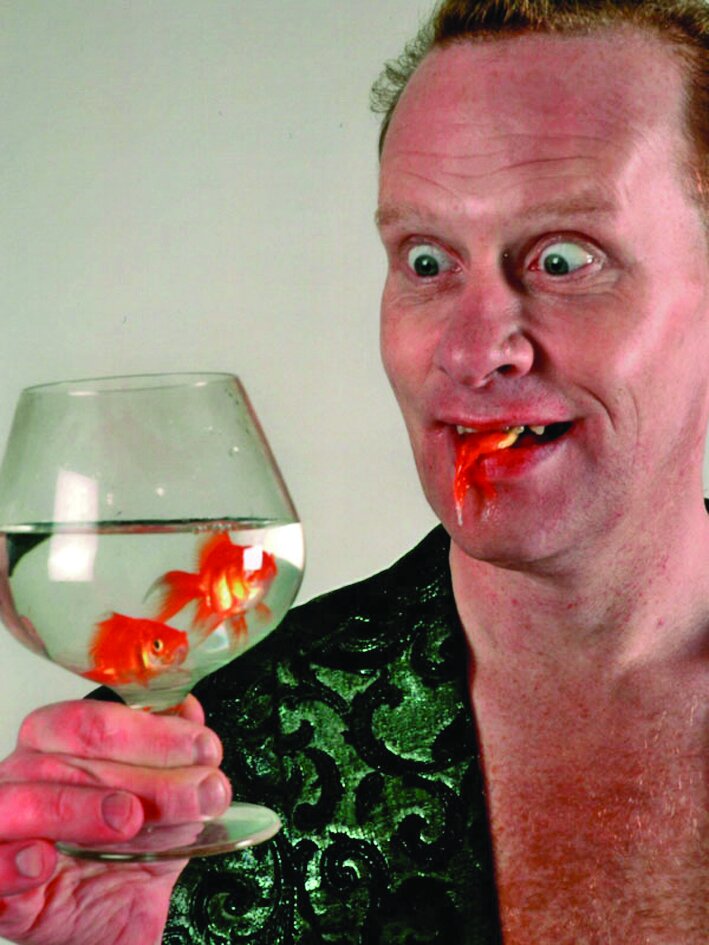 تصاویر | این افراد شگفت انگیز رکورد داران دنیا هستند | مرد ۶۷ سالهای که ۳۵ سالش را نخوابید | تا حالا هیچ نابینایی را دیدهاید که بتواند ببیند؟