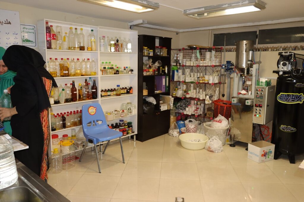 دفتر کارم داخل ماشینم بود | مجموعهای بزرگی با یک لپتاپ شکل گرفت