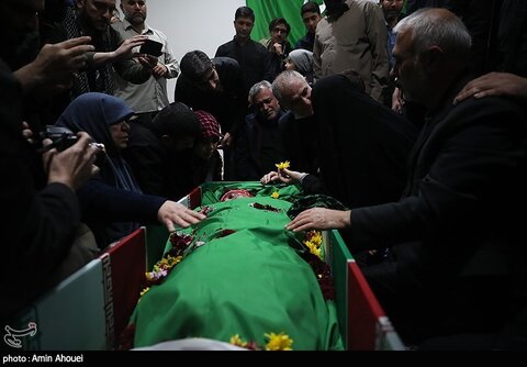 تصاویری ازمراسم تشییع پیکر شهیدان میلاد حیدری و مقداد مهقانی