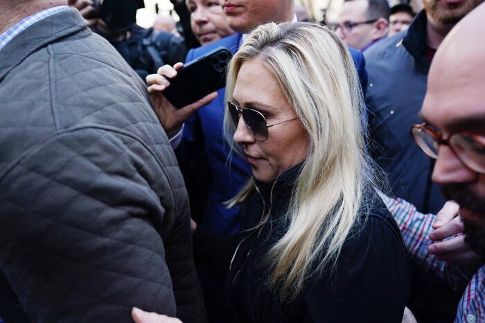 ببینید | درگیری مخالفان و موافقان ترامپ در اطراف دادگاه منهتن