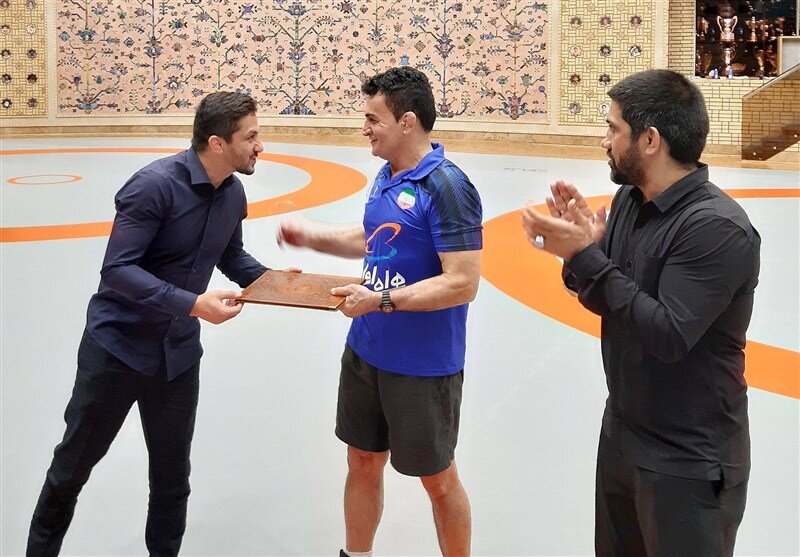 علیرضا دبیر: ضدانقلاب و جهان پهلوان مجازی علیه من هستند | بگذارید آنقدر علیه من بنویسند تا بمیرند | مگر می شود تختی خودکشی کند؟