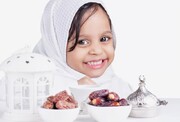 رفتار درست با کودکی که می‌خواهد روزه بگیرد ؛ شیرین کردن روزه‌داری برای کودکان با این روش‌های تربیتی | بایدها و نبایدهای رفتار با کودک در ماه رمضان