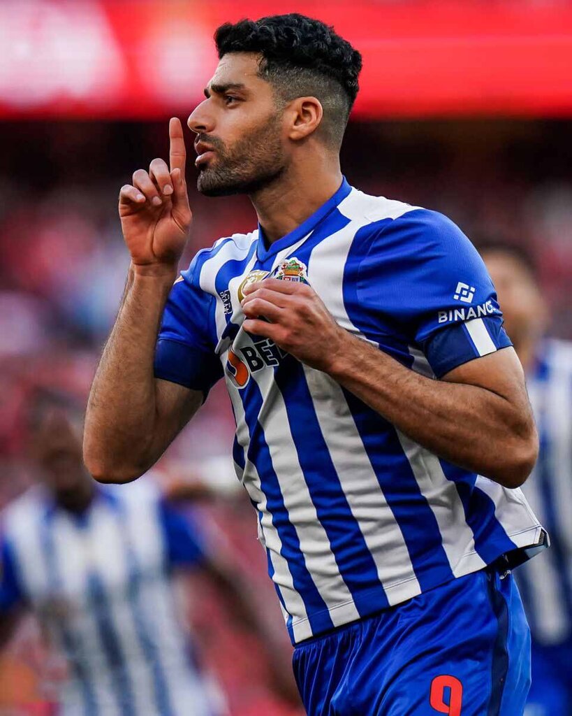 تصاویر| شادی جنجالی طارمی مقابل دشمن پورتو | اقدام خشن هواداران بنفیکا در برابر ۲ حرکت روی اعصاب ستاره ایرانی