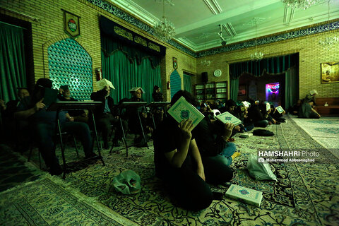 احیای شب نوزدهم رمضان در مسجد گیاهی