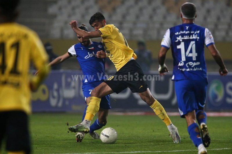 عکس| صحنه ای که قهرمانی استقلال را به خطر انداخت | اتفاقی که سرنوشت لیگ و آبی ها را عوض کرد!