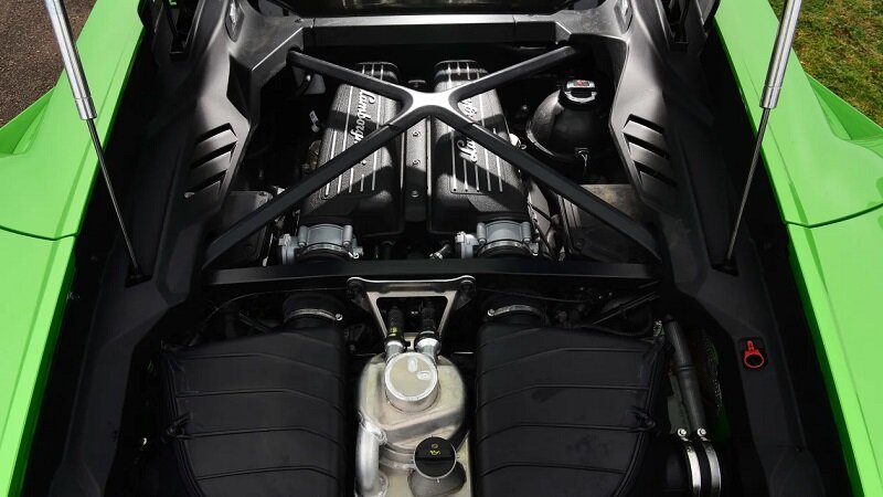 تصاویر | نسخه ارتقا یافته هوراکان تکنیکا دوباره در جادهها میتازد