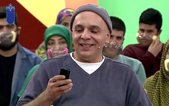 بازیگر مطرح سینما و تلویزیون نانوا شد | با لباس شاطری پشت تنور میایستد | برای گذران زندگی باید کاری میکردم...