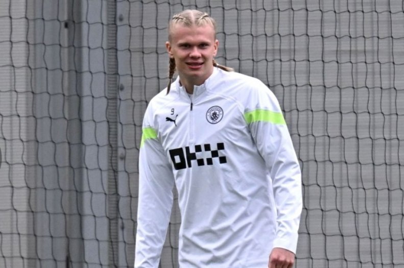 تصاویر | شباهت فوق ستاره فوتبال به دختر خاص! | استایل زنانه ماشین گلزنی سوژه شد