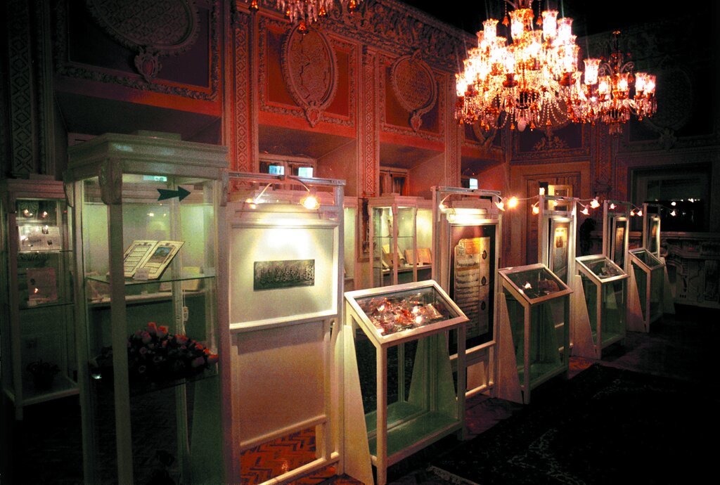 شناسنامه امام خمینی(ره)، امام موسیصدر، سهراب سپهری و جهانپهلوان تختی را اینجا ببینید