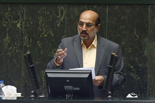 تفکری که میخواهد مردم گاری سوار شوند | مافیاها در هیات مدیرهها زندگی میکنند | مسئول مستقیم بازار خوردو کیست؟ | دولت دو وزیر معرفی کند