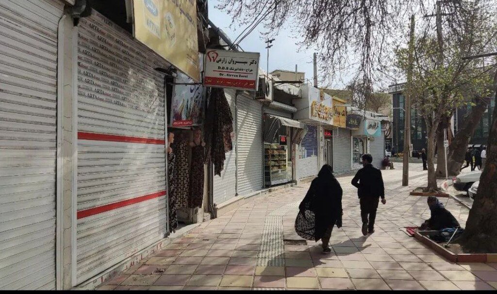 تصاویر | ماجرای گروه تذکر لسانی مردان در خیابان های قروه | جنجال عجیب بازنشر یک عکس