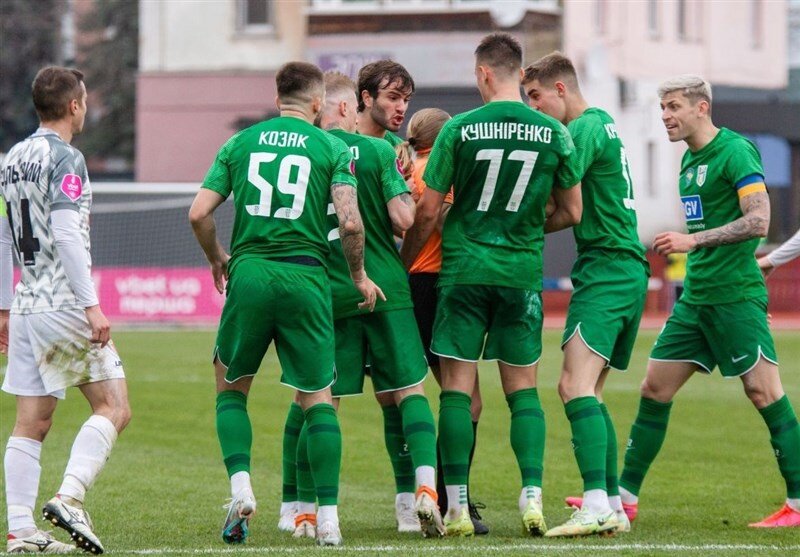 عکس| تاوان بزرگ برای حرکت زشت با داور زن | قرارداد یک بازیکن فسخ شد