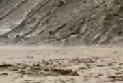 تصاویری عجیب از جاری شدن سیل از کوه در استان همدان