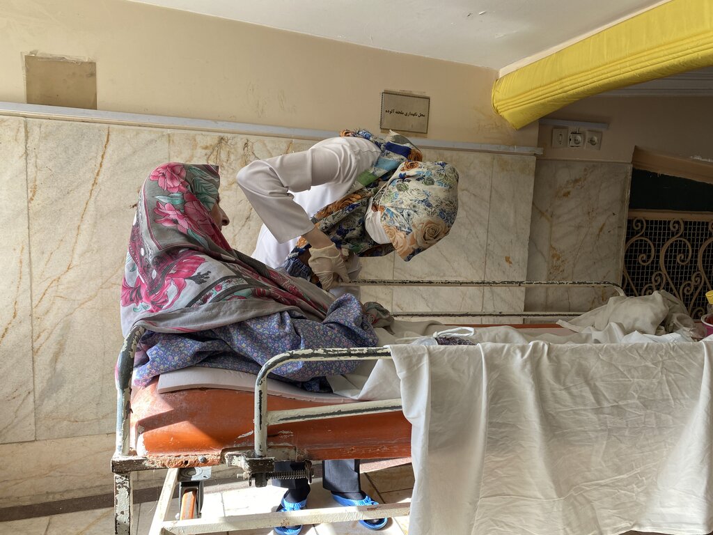 قهرمان محله | دختر ۲۲ساله از کانادا برگشته؛ رفیق شفیق مادربزرگهای کهریزک