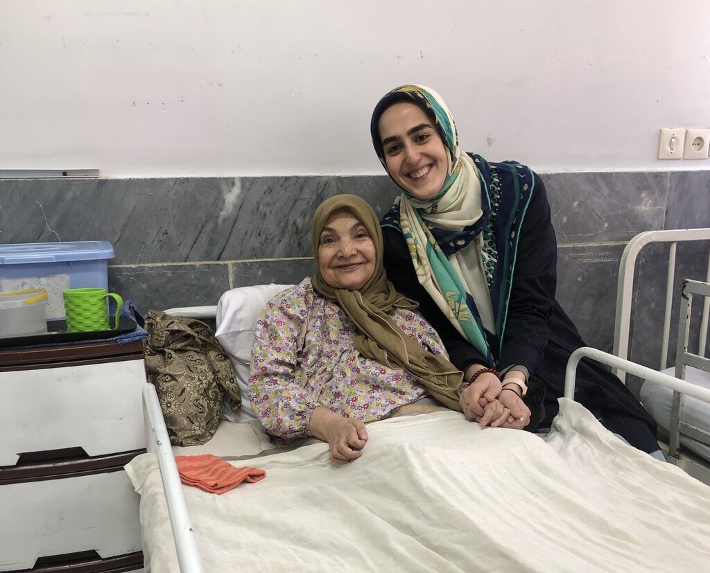 قهرمان محله | دختر ۲۲ساله از کانادا برگشته؛ رفیق شفیق مادربزرگهای کهریزک