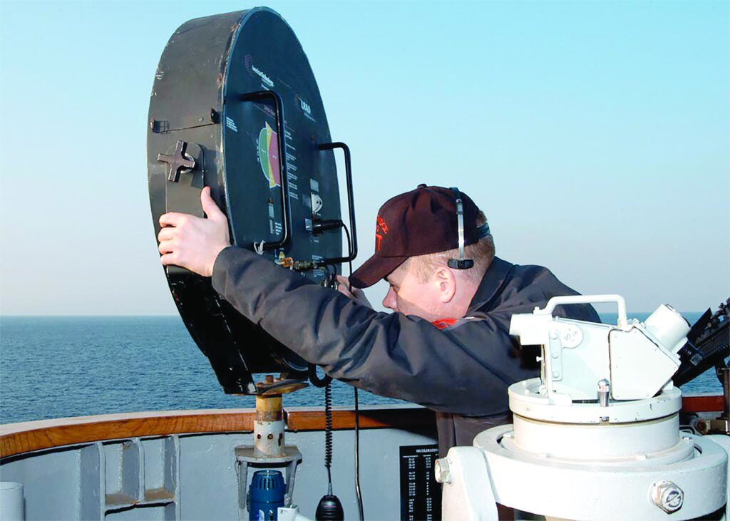 عجیبترین اسلحههایی که پلیس آمریکا از آنها استفاده میکند | از موشک استینگر تا اسلحه طوفان ساز! ؛ فاسر سلاحی برای نابینا کردن معترضین!