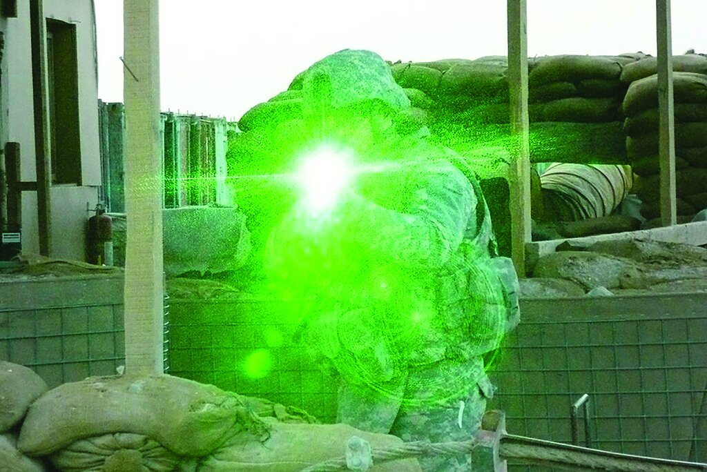 عجیبترین اسلحههایی که پلیس آمریکا از آنها استفاده میکند | از موشک استینگر تا اسلحه طوفان ساز! ؛ فاسر سلاحی برای نابینا کردن معترضین!