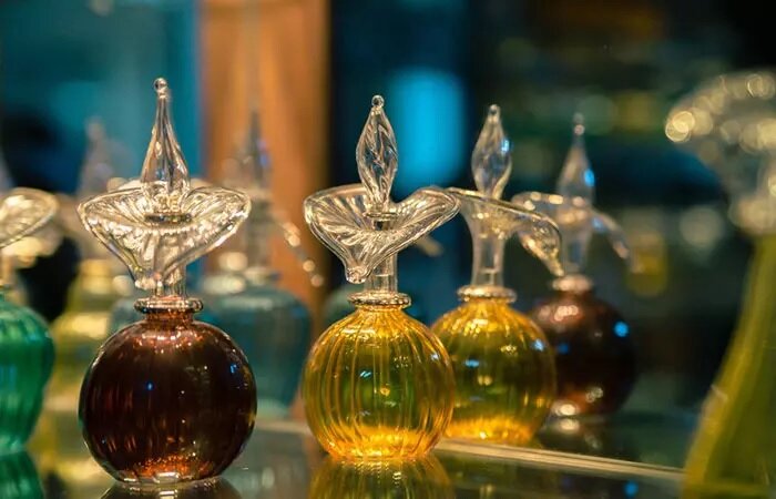عطر فقط بوی خوش نیست! | ۸ مزیت شگفتانگیز استفاده از عطر