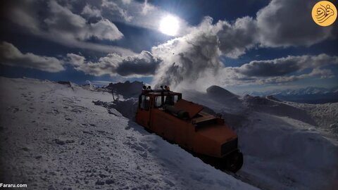 مبارزه با ۵ متر برف در مرز ایران