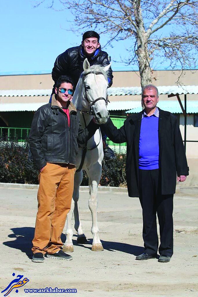 تصاویری از اسب سواری لاکچری سردار آزمون | مهاجم تیم ملی از خرید گرانترین اسبش میگوید | قیمت اسبهایم یک راز است | اسم اسبم را فانتوم گذاشتم چون...