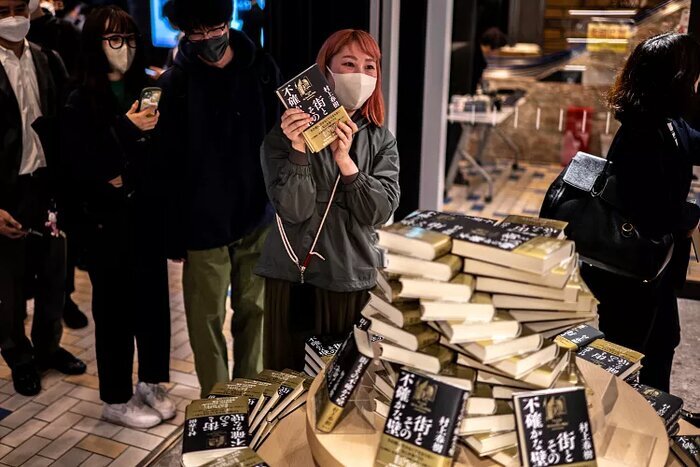 غوغای رمان تازه موراکامی در ژاپن | همه اتفاقات پشت یک دیوار می‌گذرد