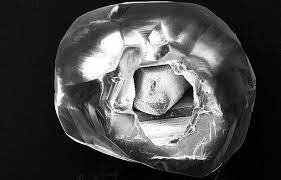 عکس | کشف یک الماس عجیب و غریب | قلب تپنده، ۴ سال بعد از ماتریوشکا پیدا شد