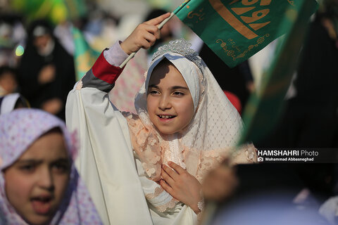 اجتماع ۳۰ هزار نفره «روزه اولی‌ها» در تهران برگزار شد