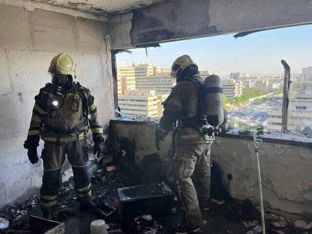 تصاویر آتش‌سوزی در شهرک اکباتان | جزئیات و علت حادثه؛ ۴۰ نفر نجات یافتند 