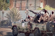ببینید | تفریح عجیب این روزهای سودانی‌ها | تماشای جنگ خیابانی بدون استرس!