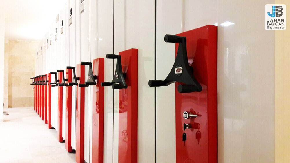 مزیت های استفاده از قفسه ریلی در مقابل قفسه بندی سنتی