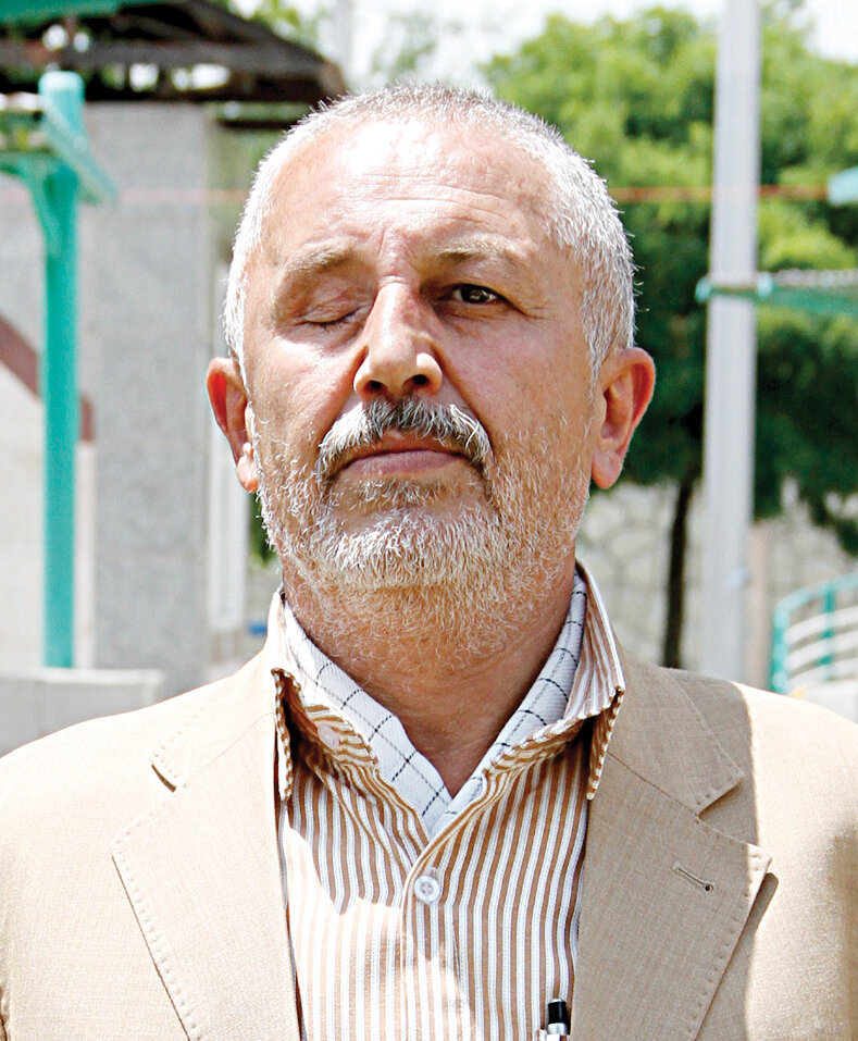 مدال ایثار بر سینه دلدادگان جبهه