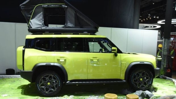 این شاسیبلند غولپیکر به ایران میآید | داخل کابین خودرو آفرودی چینی را ببینید