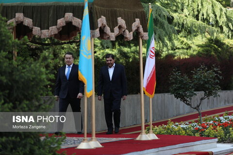 استقبال رسمی از نخست وزیر قزاقستان