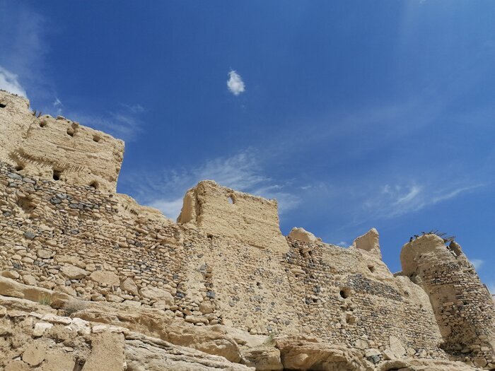 عکس | قلعه ۲ هزار ساله اصفهان در غبار فراموشی