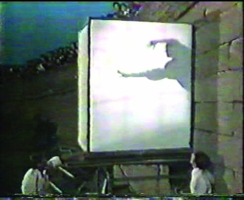 تصاویر | راز معروف‌ترین شعبده جهان لو رفت | شعبده باز ایرانی پشت صحنه عبور دیوید کاپرفیلد از دیوارچین دیوید را فاش کرد