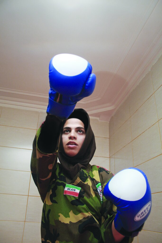 به دختران بروسلی سلام کنید | کتک خوردن سارقها و زورگیرها از زنان رزمیکار ایرانی! | عجیبترین فنون رزمی که دخترها سراغ یادگیریشان رفتهاند