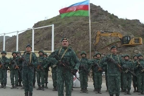 اهتزاز پرچم آذربایجان در لاچین
