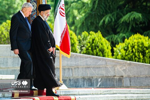 استقبال رسمی از رئیس‌جمهور عراق