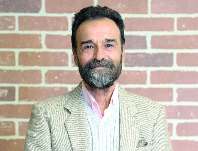 یحیی مثل خلبان ماهر و ساپینتو مثل خلبانی است که سقوط می کند | سرمربی استقلال با استراماچونی قابل قیاس نیست!