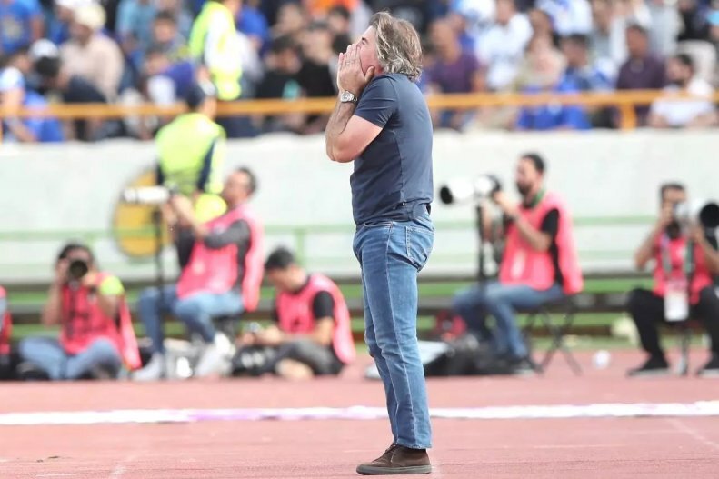 یحیی مثل خلبان ماهر و ساپینتو مثل خلبانی است که سقوط می کند | سرمربی استقلال با استراماچونی قابل قیاس نیست!