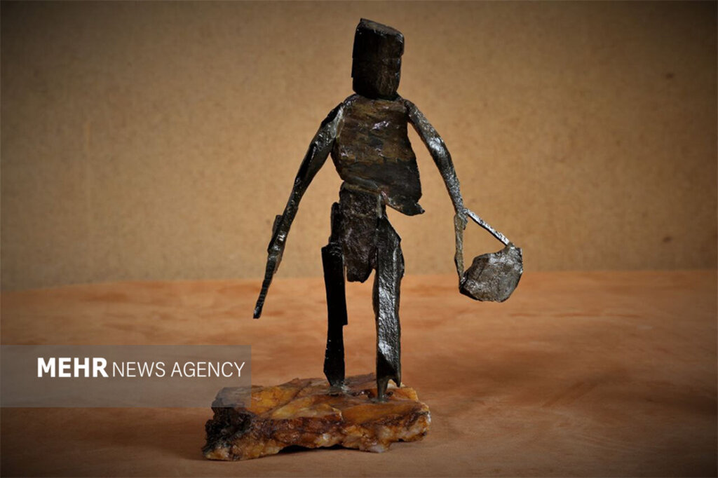 عکس | مجسمه دختر خوزستانی و یک قتل هولناک ناموسی