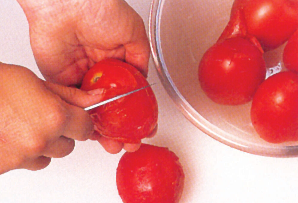 غذای هم یک غذای قرمز پرسپولیسی! | بهترین سوپی که میشود با گوجهفرنگیهای قرمز و خوشطعم درست کرد